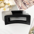 Dettaglio della molletta per capelli quadrata nera opaca con design geometrico moderno - ABS / ABS 8.5cm Quadrato - Nero Opaco