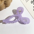 Détail d'une grande pince à cheveux violette en forme de nœud avec dents antidérapantes - Pince Nœud Papillon Gelée(89964) / PS / 11cm / Mauve Clair