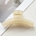 Vue détaillée de la pince à cheveux beige translucide avec ressort en métal doré - Pince à Cheveux Droite Gelée(90058) / PS / 11.5CM / Light jaune
