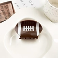 Pinza para el pelo de acrílico marrón con diseño de fútbol americano y puntadas - 7cm / Rugby Blanco Café