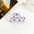 Dettaglio di un fermaglio per capelli rettangolare bianco con eleganti farfalle viola - 8cm Quadrato / Farfalla Viola Chiaro