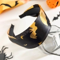 Détail d'un serre-tête d'Halloween avec motifs de chauve-souris et lune en feuille d'or - Style à Bord Large / Chauve-souris Dorée