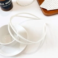 Dettaglio del cerchietto ondulato bianco a doppio strato con denti antiscivolo per styling - Cerchietto Ovale PC / Bianco Lucido