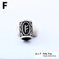 Abalorio vikingo Rune Fehu de acero inoxidable vintage con acabado negro mate - Estilo Fehu (F)