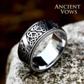 Anillo de hombre vikingo con nudo celta en acero inoxidable y acabado oxidado - Talla EE. UU. 7 / Estilo Tejido Celta (BR8-912)