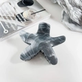 Dettaglio della molletta per capelli a stella marina con motivo marmorizzato - 9cm Stella Marina - Marmo Blu Grigio