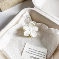 Matte white flower hair claw clip with a five-petal design for a minimalist hair styling - 3.5cm Five-petal Flower / Matte Cream White