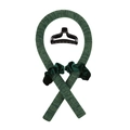 Détails du kit boucleur sans chaleur avec tige en tricot vert et chouchous en velours - Vert Foncé (Tige + 2 Chouchous + 1 Pince)