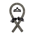 Détail du kit bigoudis sans chaleur avec tige en tricot gris et chouchous en velours noir - Vert Gris (Tige + 2 Chouchous + 1 Pince)