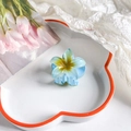 Molla per capelli a fiore di plumeria sfumato blu e giallo per acconciature dolci estive - Frangipane / 4cm / Gradiente Celeste