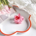 Molla per capelli a fiore di plumeria rosa traslucida con design sfumato - Frangipane / 4cm / Sfumatura Rosa