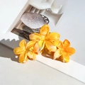 Three-piece set of bright yellow marble acetate frangipani hair claw clips - Orange