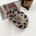 Oversized hollow oval hair claw clip with vintage tortoiseshell leopard pattern finish - Matte Beige Leopard