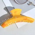 Close-up of amber marble hair claw clip with glossy finish and smooth teeth - PS / 11.5cm Straight / Orange