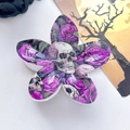 Dettaglio della pinza per capelli a fiore con rose viola vintage e teschi gotici - 8cm Stampato Rosa Viola Teschio (005-02) / 8cm