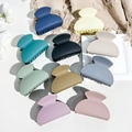 Vista detallada del set de 10 pinzas para el cabello mate Morandi en colores pastel - Semicírculo Sólido Mate