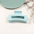 Pince à cheveux carrée mate bleu ciel de 8,5 cm avec design géométrique ajouré - Bleu Ciel Mat