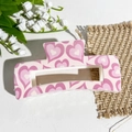 Pince à cheveux carrée rose avec motif cœur sur tissu rustique et fleurs - Cœur multiple rose clair (10,5 carré imprimé UV - ABS blanc cassé 158-6)