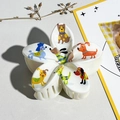 Détail d'une pince à cheveux en forme de fleur blanche avec illustrations de chiens - Style 8 Plumeria Imprimé 8cm