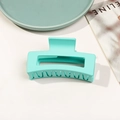 Pince à cheveux carrée mate vert menthe 8,5 cm avec design rectangulaire évidé - Bleu Lac Mat