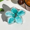 Detailansicht der blauen Haarklammer mit Marmoreffekt und silbernem Glitzer-Akzent - See-Blau (F-08湖蓝)