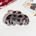 Detail of tortoise shell hair claw clip in purple and brown acetate with a metal spring - 9cm Handbag Style Gray Leopard Glossy