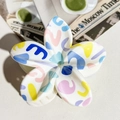 Floral claw clip with colorful graffiti print and ivory white finish for women - ABS / Color Graffiti Splice-ABS Beige 140-1