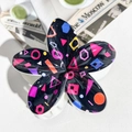 Black flower hair claw clip with colorful geometric patterns in pop art style - ABS / Color Geometric Pop-ABS Beige 153-6