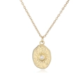 Minimalistische 18K vergoldete Kette mit ovalem Sonnenstrahl-Anhänger und Zirkonia-Stein - Ovaler gehämmerter Sonnenstern-Anhänger (24979)