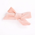 Pinza para el pelo con lazo de terciopelo rosa para niñas con textura suave y artesanal - Rosa