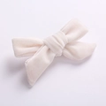 Pinza para el pelo clásica de terciopelo crema con textura de felpa para niñas - Blanco