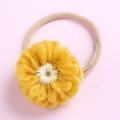 Élastique fleur crochetée jaune fait main avec bandeau nylon doux pour petites filles - Curcuma