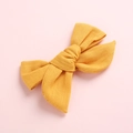Barrette à cheveux jaune en lin et coton avec nœud pour filles sur fond rose - Jaune Gingembre