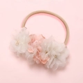 Détail d'un bandeau à fleurs en tulle pour bébés avec bande en nylon extensible - Grande Fleur en Tulle Blanc Rose (30)