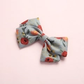 Blaue Haarschleife mit Vintage-Blumenmuster und Strukturstoff für Mädchen - Stil 2 Rote Blume