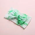 Detail of baby headband featuring green tie-dye pattern on high-elastic bow fabric - Green White Tie-dye Style (9)
