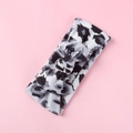 Dettaglio fascia per neonati con fiocco leopardato nero e grigio su maglia elastica - Leopardo Nero Grigio (10)