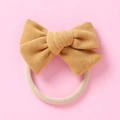 Diadema con lazo de terciopelo amarillo mostaza para bebés con banda de nailon suave - 10,5*7,5 cm / Amarillo Jengibre