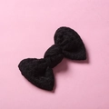 Gros plan d'un nœud papillon en tricot noir avec texture en laine sur fond rose - 10*6 cm / Noir