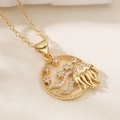 Elegante 18K vergoldete Quallen-Halskette mit funkelnden weißen Zirkonia-Verzierungen - Quallen-Stil (25132)