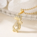 Collana con ciondolo gatto placcato oro 18K con zirconi e cuore traforato moda - Stile Gatto Cuore (25193)