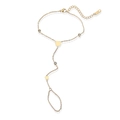 Dettaglio della catena a mano in acciaio placcato oro 18K con ciondoli a cuore e strass - Cuore Dorato Strass (32246)