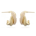 Boucles d'oreilles C en plaqué or 18 carats avec design torsadé et perles blanches - Style Perle Forme C Torsadée (46107)