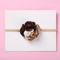 Bandeau bébé en nylon souple orné d'une fleur en tissu tricolore café et champagne - Fleur en Tissu Fait Main Patchwork (4)