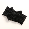 Détail d'un bandeau noir avec un nœud multicouche en maille fine et texture plissée - 16X8cm / Noir