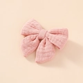 Vue détaillée du nœud papillon en mousseline de coton rose double épaisseur pour filles - Rose Poudré