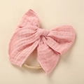 Detail eines rosa Baumwoll-Stirnbands mit weichem Gaze-Gewebe und elastischem Band - 10.5x10.5cm / Wassermelonenrot