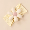 Baby Stirnband mit gelbem Gummiband und weißer gepolsterter Baumwollblume im Detail - Haarband 15*8.5cm / Hellgelb (#3)