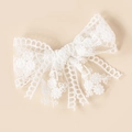 Eleganter weißer Spitzen-Haarclip mit Blumenstickerei für Babys und kleine Mädchen - Schmal 8x9cm / Weiß