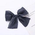 Barrette nœud en dentelle bleu marine avec broderie florale et texture en maille fine - Vert Foncé
